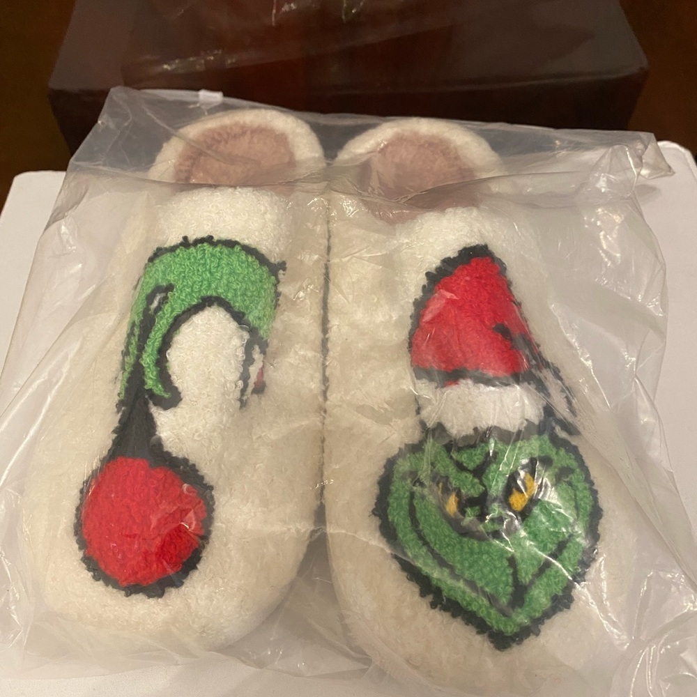 Grinch slippers
